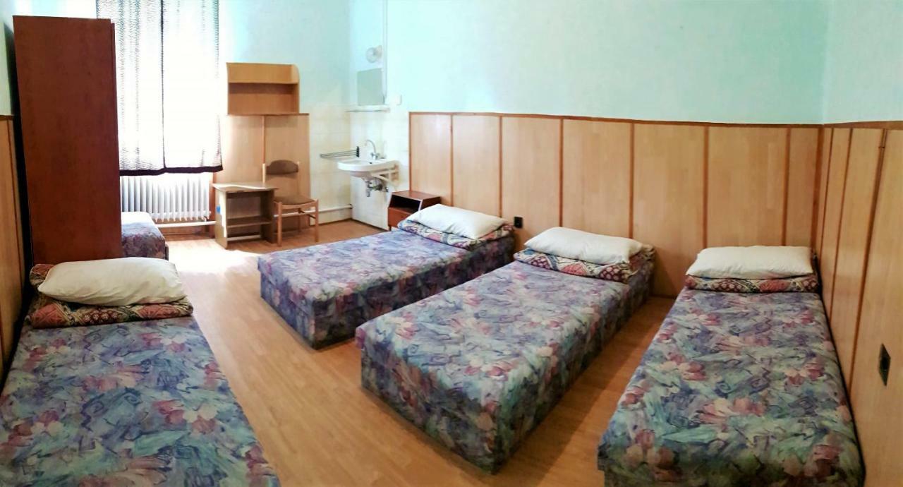 Muskatli Vendeghaz Hostel Parád Buitenkant foto